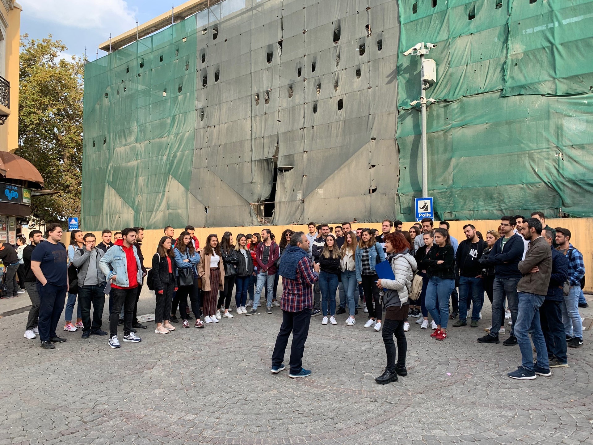 Yaratıcı Öğrenciler Metruk Yapılara İşlev Geliştirecek 1